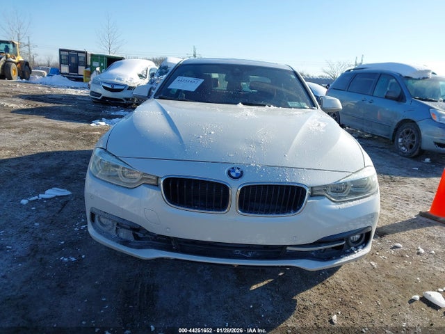 44251652 :رقم المزاد ، WBA8B9G59JNU98204 vin ، 2018 Bmw 330i مزاد بيع