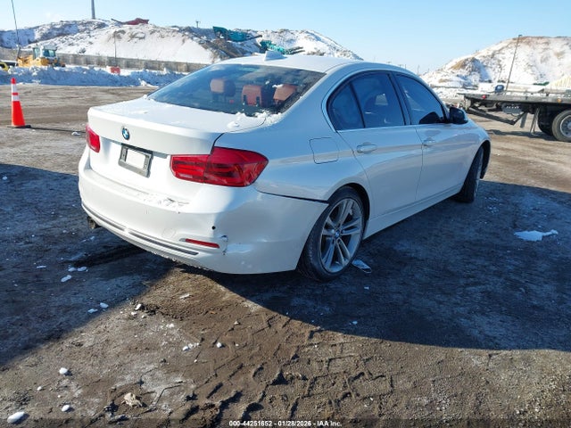 44251652 :رقم المزاد ، WBA8B9G59JNU98204 vin ، 2018 Bmw 330i مزاد بيع