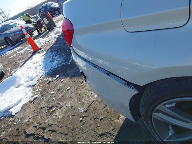 44251652 :رقم المزاد ، WBA8B9G59JNU98204 vin ، 2018 Bmw 330i مزاد بيع