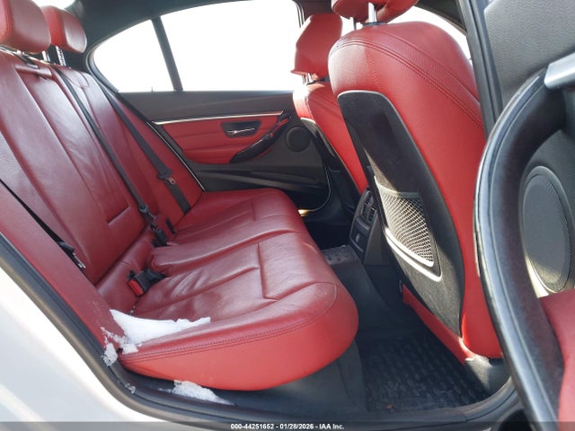 44251652 :رقم المزاد ، WBA8B9G59JNU98204 vin ، 2018 Bmw 330i مزاد بيع