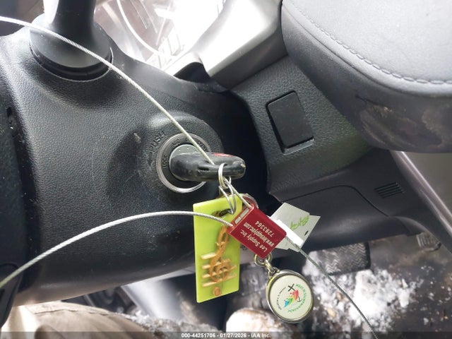 44251706 :رقم المزاد ، JTMBFREV2HJ121540 vin ، 2017 Toyota Rav4 Le مزاد بيع