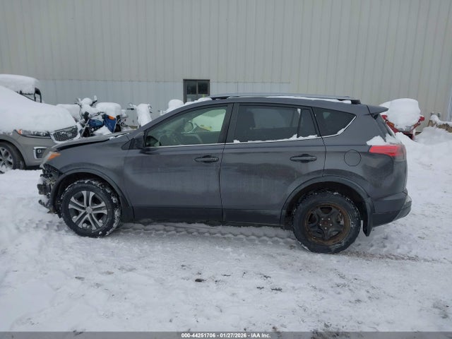 44251706 :رقم المزاد ، JTMBFREV2HJ121540 vin ، 2017 Toyota Rav4 Le مزاد بيع