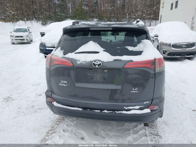 44251706 :رقم المزاد ، JTMBFREV2HJ121540 vin ، 2017 Toyota Rav4 Le مزاد بيع