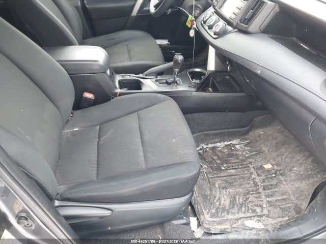 44251706 :رقم المزاد ، JTMBFREV2HJ121540 vin ، 2017 Toyota Rav4 Le مزاد بيع