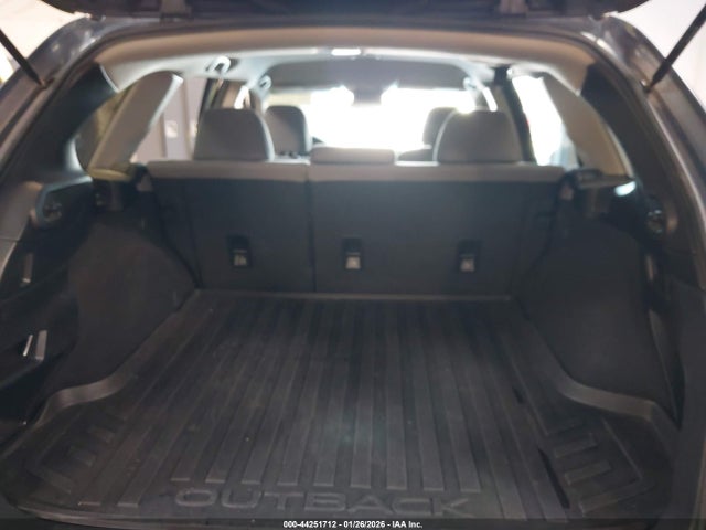 Продажа на аукционе авто 2018 Subaru Outback 2.5i Premium, vin: 4S4BSACC4J3387825, номер лота: 44251712
