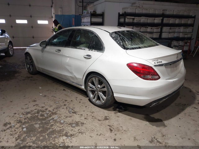 44251757 :رقم المزاد ، 55SWF4JB0HU219553 vin ، 2017 Mercedes-benz C 300 مزاد بيع