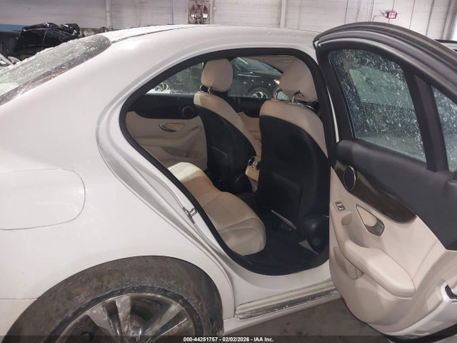 44251757 :رقم المزاد ، 55SWF4JB0HU219553 vin ، 2017 Mercedes-benz C 300 مزاد بيع