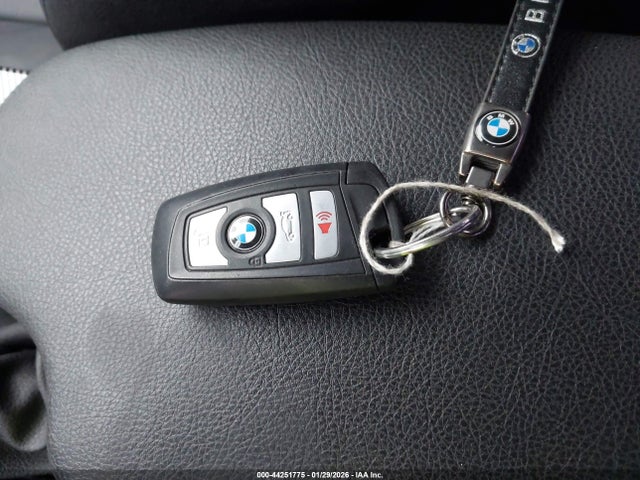 2017 BMW 320I WBA8E5G34HNU45371 Photo 10