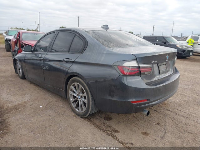 2017 BMW 320I WBA8E5G34HNU45371 Photo 2