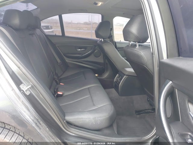 2017 BMW 320I WBA8E5G34HNU45371 Photo 7