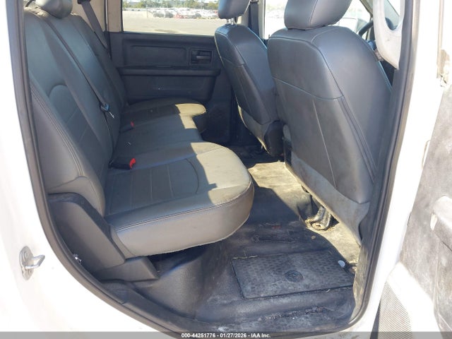 44251776 :رقم المزاد ، 3C6TR4HT7JG306478 vin ، 2018 Ram 2500 Tradesman  4x2 8' Box مزاد بيع