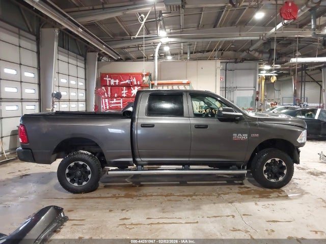 3C6UR5CJ4JG114497 RAM 2500 Tradesman 4x4 6&#039;4 Box