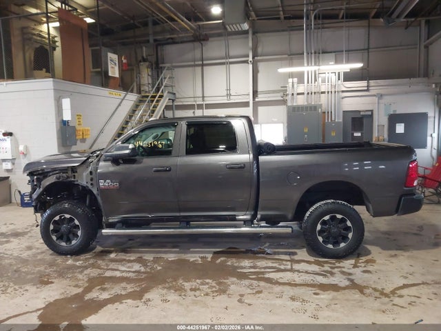 3C6UR5CJ4JG114497 RAM 2500 Tradesman 4x4 6&#039;4 Box