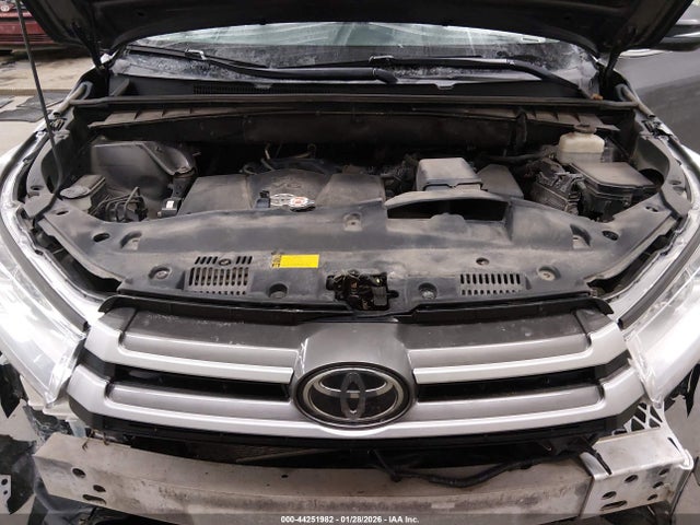 5TDJZRFH7JS834907 Toyota Highlander Xle