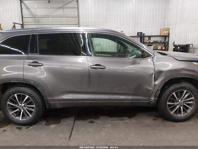 5TDJZRFH7JS834907 Toyota Highlander Xle