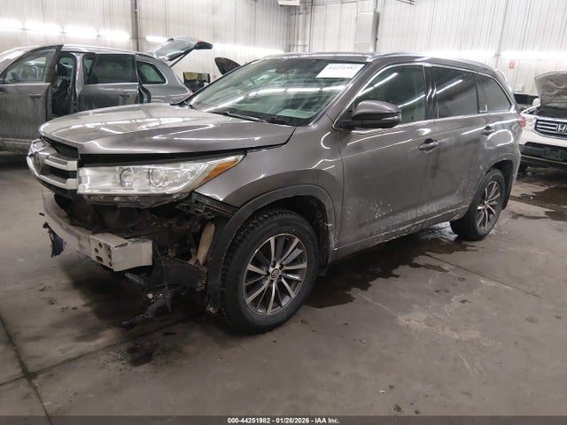 5TDJZRFH7JS834907 Toyota Highlander Xle