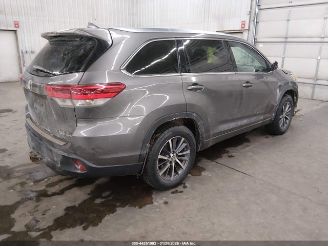 5TDJZRFH7JS834907 Toyota Highlander Xle