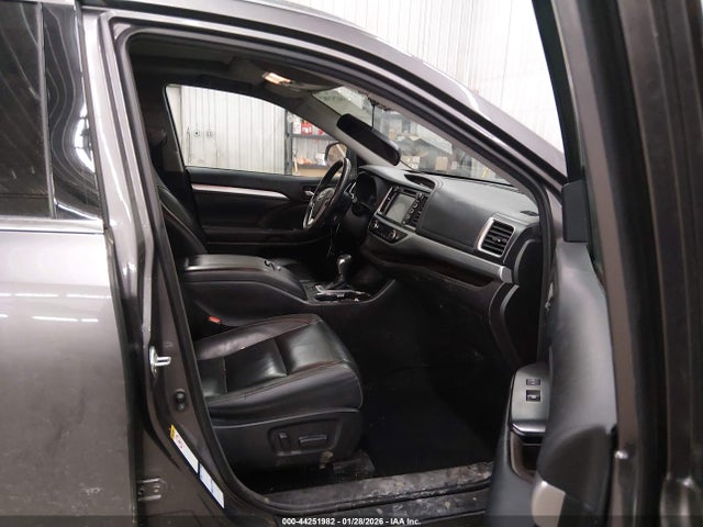 5TDJZRFH7JS834907 Toyota Highlander Xle