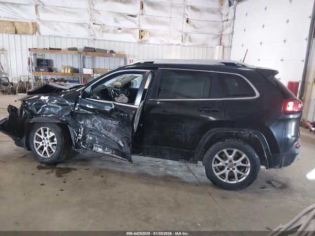 Продажа на аукционе авто 2016 Jeep Cherokee Latitude, vin: 1C4PJMCBXGW367110, номер лота: 44252029