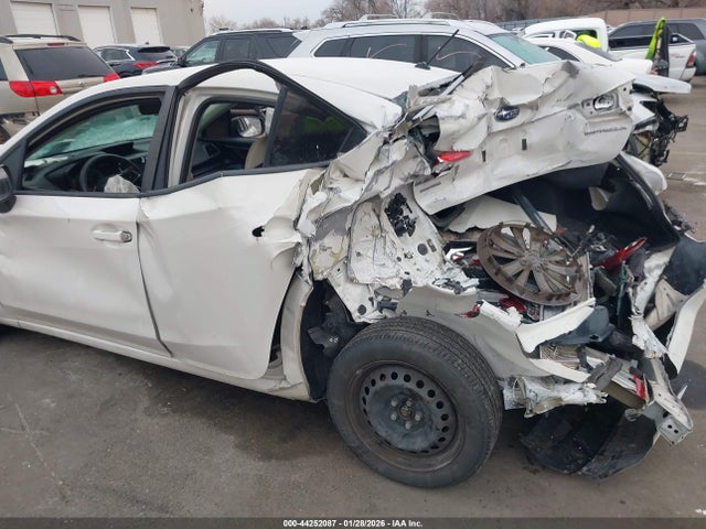 4S3GKAA63J3612999 Subaru Impreza 2.0i