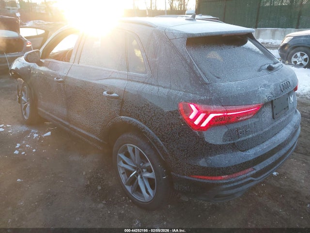 44252195 :رقم المزاد ، WA1EECF3XN1147108 vin ، 2022 Audi Q3 Premium Plus 45 Tfsi S Line Quattro Tiptronic مزاد بيع