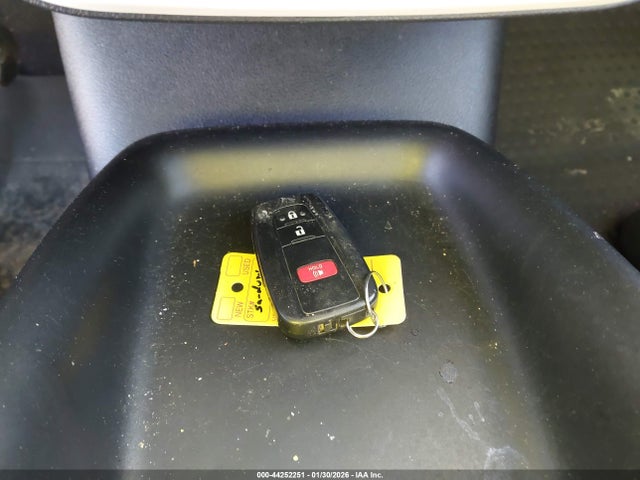 2016 TOYOTA PRIUS JTDKBRFU1G3000275 Photo 10