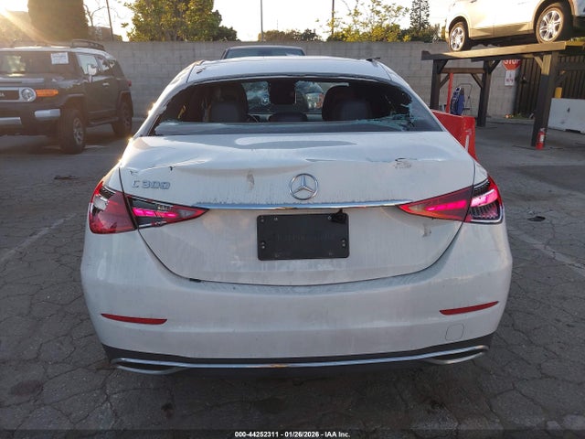 W1KAF4GB7NR052672 Mercedes-Benz C 300 Sedan