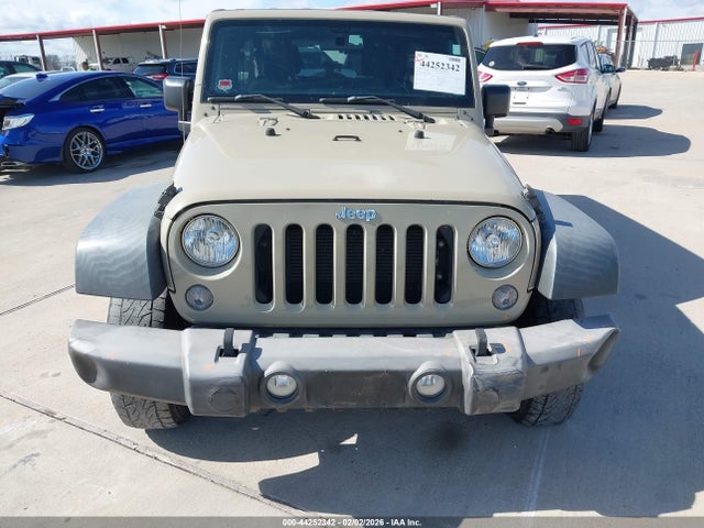 1C4BJWDG8JL898461 Jeep Wrangler Jk Unlimited Sport 4x4