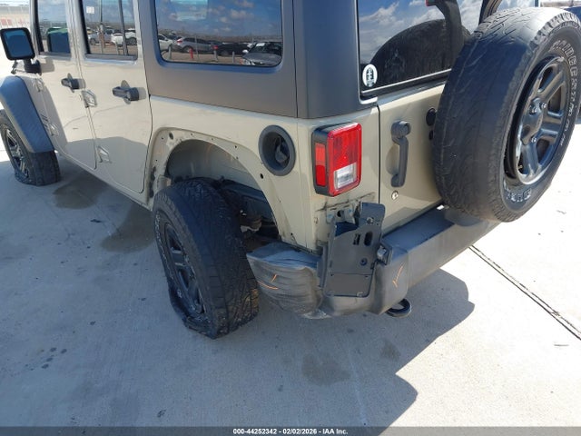 1C4BJWDG8JL898461 Jeep Wrangler Jk Unlimited Sport 4x4