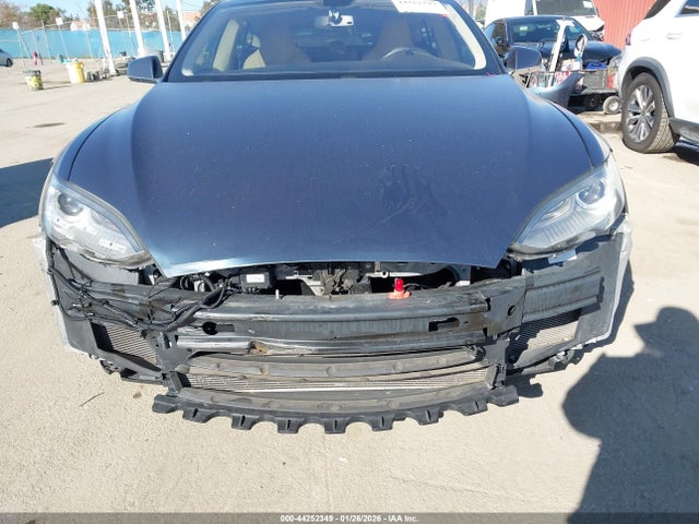 2014 TESLA MODEL S 5YJSA1H10EFP30525 Photo 5