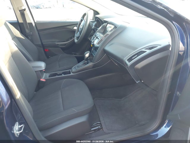 1FADP3M20HL308411 Ford FOCUS SEL