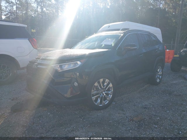 Toyota Rav4 Xle Premium 2021 2T3C1RFVXMC140335 Image 2
