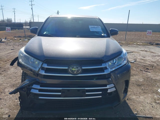 5TDZZRFH5JS238780 Toyota Highlander Le