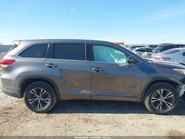 5TDZZRFH5JS238780 Toyota Highlander Le
