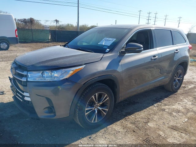 5TDZZRFH5JS238780 Toyota Highlander Le