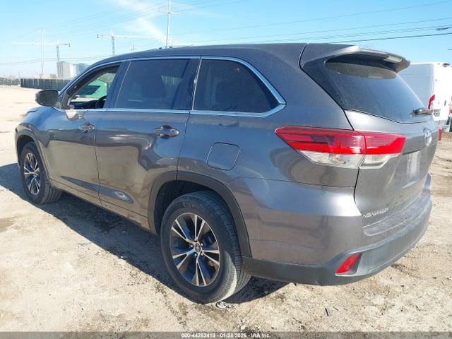 5TDZZRFH5JS238780 Toyota Highlander Le