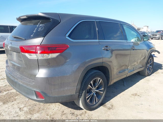 5TDZZRFH5JS238780 Toyota Highlander Le