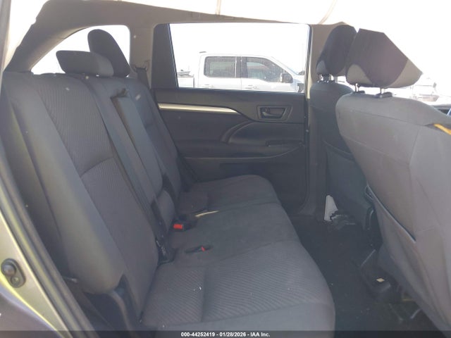 5TDZZRFH5JS238780 Toyota Highlander Le