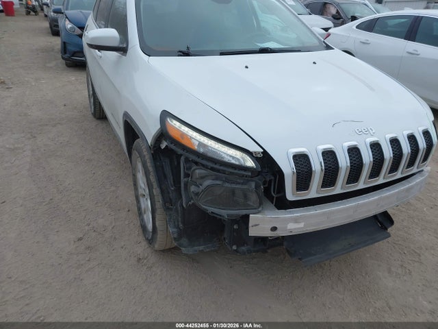 Jeep Cherokee Latitude 2016 1C4PJMCB4GW117832 Image 17