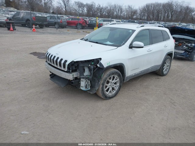 Jeep Cherokee Latitude 2016 1C4PJMCB4GW117832 Image 2