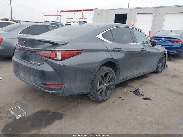 58AD11D1XPU011893 Lexus ES 250