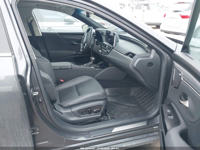 58AD11D1XPU011893 Lexus ES 250