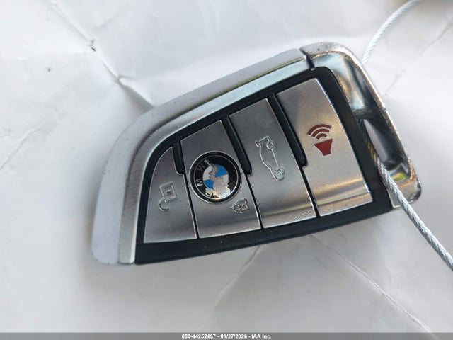Продажа на аукционе авто 2015 Bmw X5 Xdrive50i, vin: 5UXKR6C50F0J78197, номер лота: 44252467
