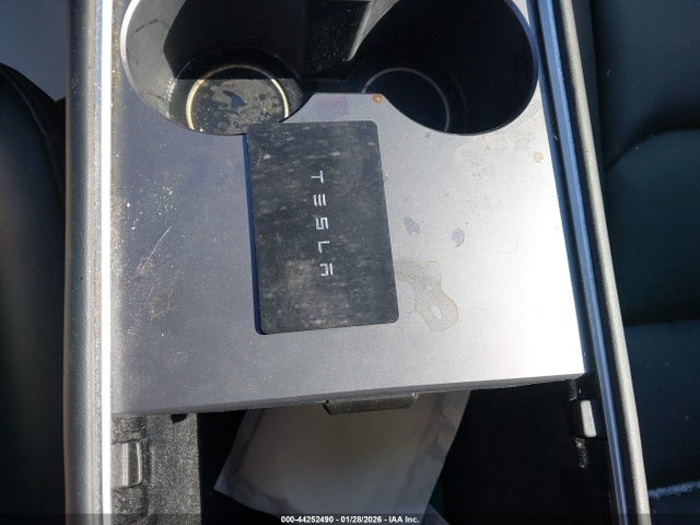 2024 TESLA MODEL Y 7SAYGDEEXRF168191 Photo 10