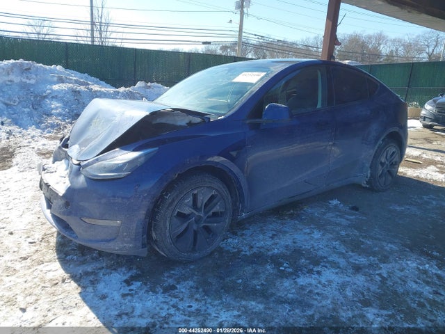 2024 TESLA MODEL Y 7SAYGDEEXRF168191 Photo 1