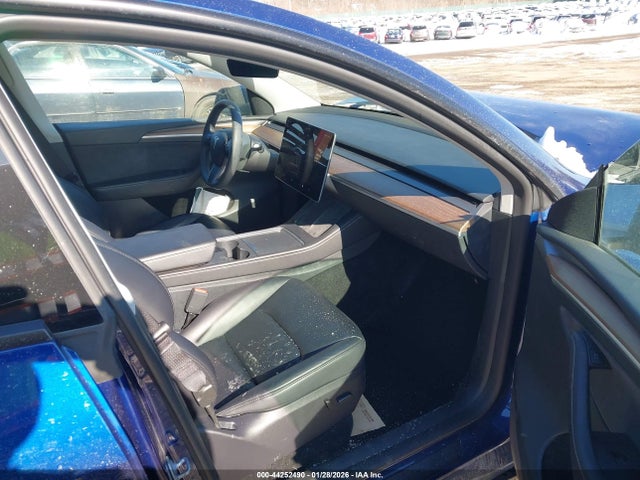 2024 TESLA MODEL Y 7SAYGDEEXRF168191 Photo 4