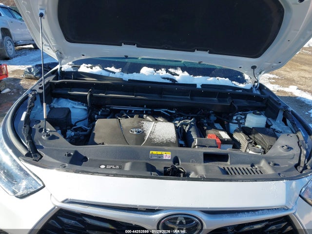 2022 TOYOTA HIGHLANDER 5TDGZRBH7NS590598 Photo 9