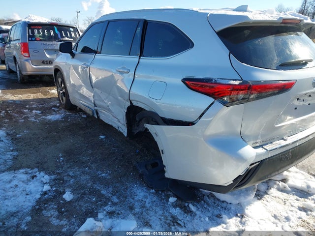 2022 TOYOTA HIGHLANDER 5TDGZRBH7NS590598 Photo 5