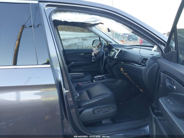 Продаж на аукціоні авто 2017 Honda Pilot Touring, vin: 5FNYF5H98HB044827, номер лоту: 44252603