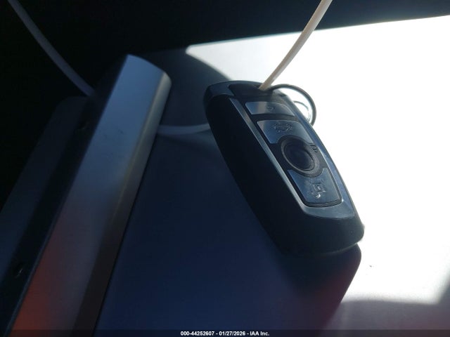 Продажа на аукционе авто 2016 Bmw 320i, vin: WBA8E1G53GNU10328, номер лота: 44252607